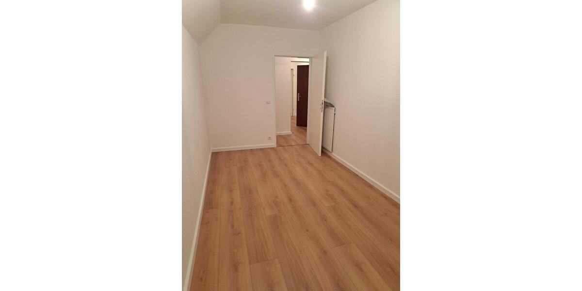 Dachgeschoßwohnung Hamburg Wandsbek - 3 Zimmer, 97 m&sup2;, 1.880&euro; | Angebot:26123441