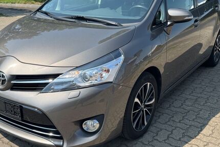 Toyota Verso 112.000 km 12.900 &euro; Winsen (Luhe) 21423