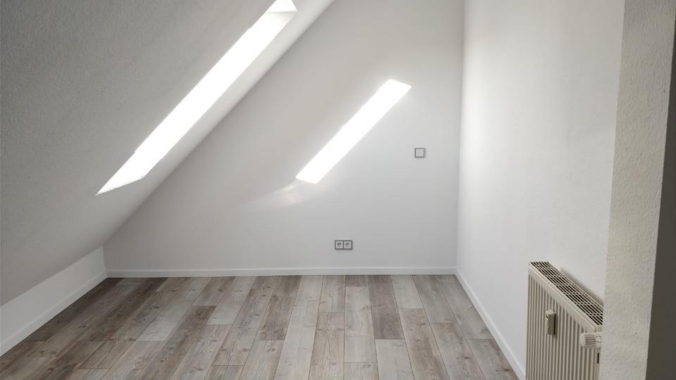 Dachgeschoßwohnung Pinneberg - 2 Zimmer, 35 m&sup2;, 620&euro; | Angebot:26072149