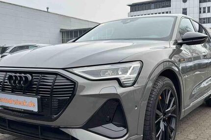 Audi e-tron 35.108 km 33.950 &euro; Hamburg 22047