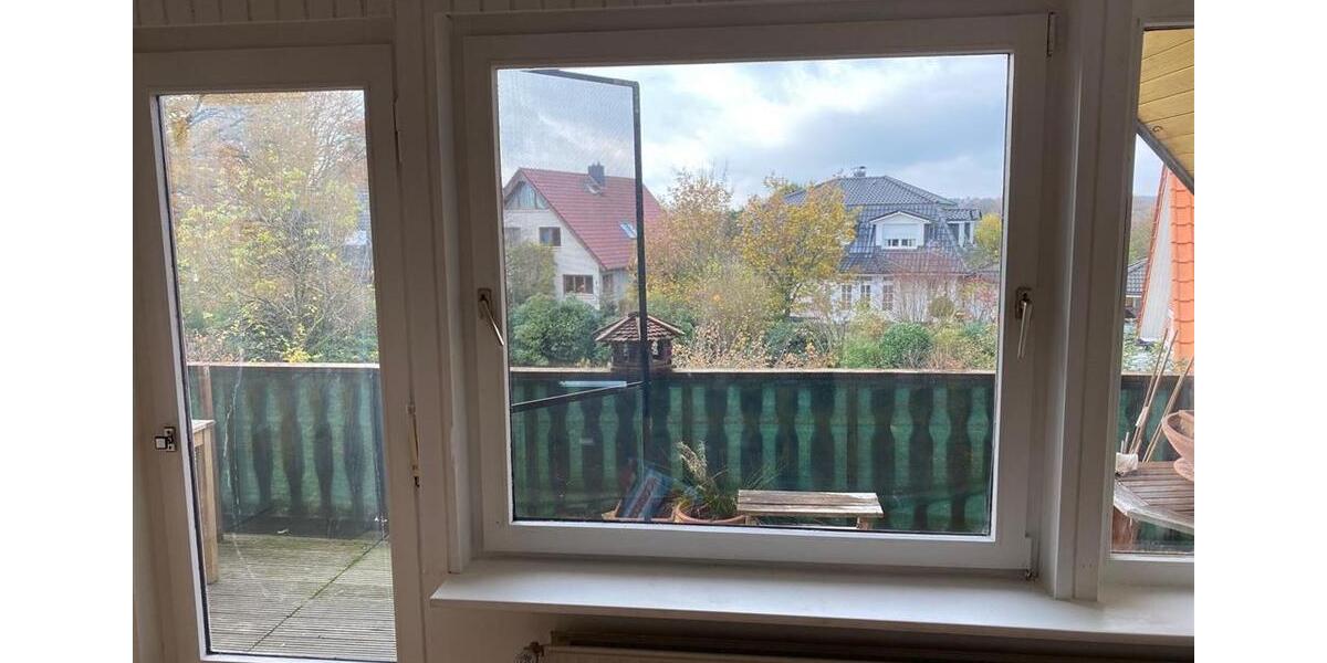 LAGE! LAGE! TOPLAGE in Quickborn. Charmante, lichtdurchflutete 4 Zimmerwohnung mit riesigem Süd-Balkon. 4 zimmer