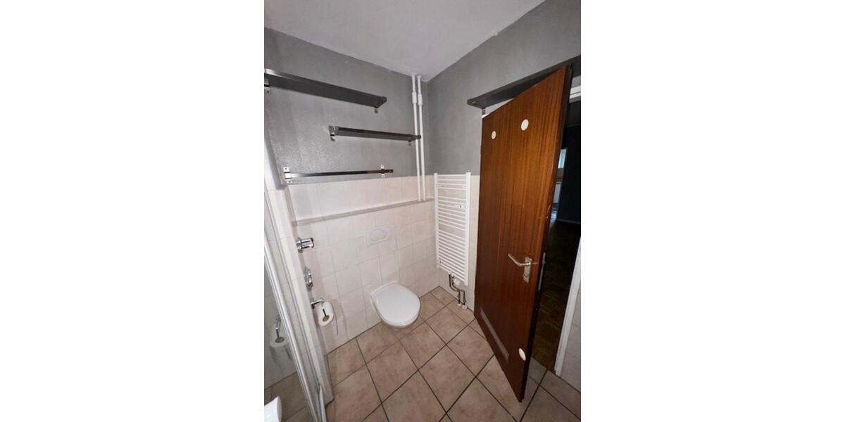 Schöne 3,5 Zimmer Wohnung mit Balkon, Keller und Parkplatz 3 zimmer