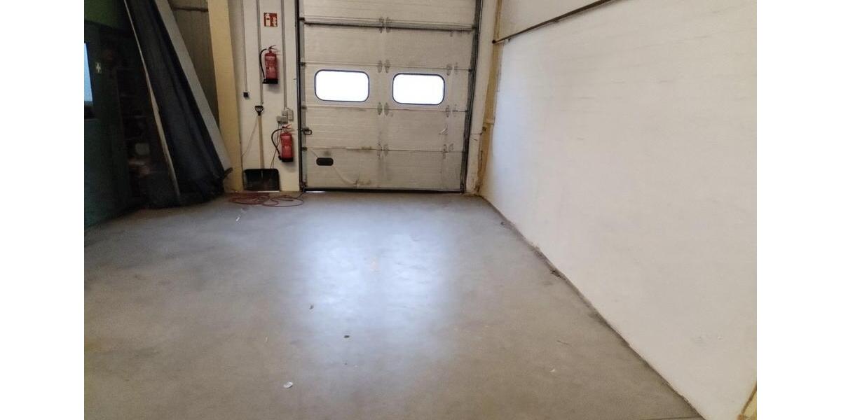 Top Lager- & Produktionshalle, Büro, Regale, Stapler zimmer