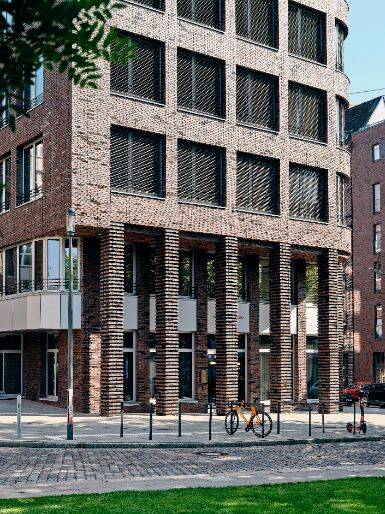 Top ausgestattete Büroräume zwischen Moderne und Tradition - All-in-Miete