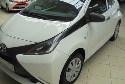 Toyota Aygo (X) 44.864 km 5.900 &euro; Hamburg 22043
