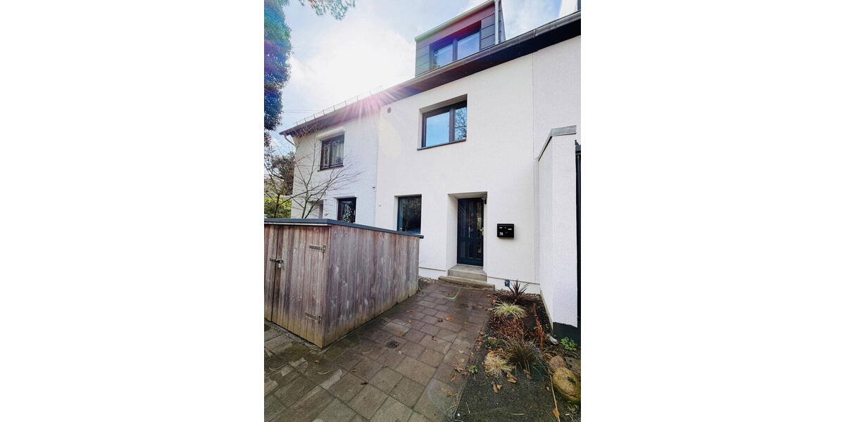 Reihenmittelhaus Hamburg Lokstedt - 4 Zimmer, 100 m&sup2;, 670.000&euro; | Angebot:26128175