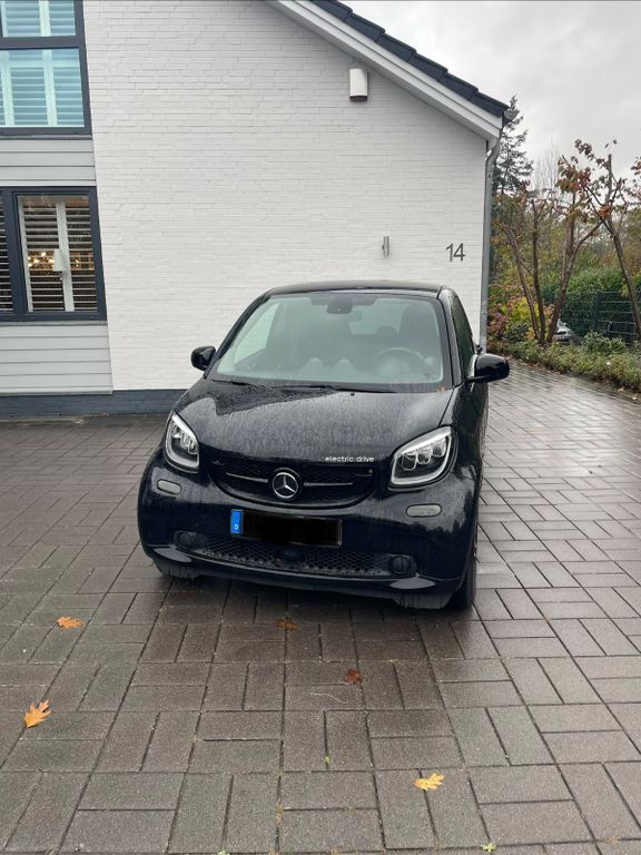 Smart ForTwo 61.187 km 8.300 € Wedel 22880