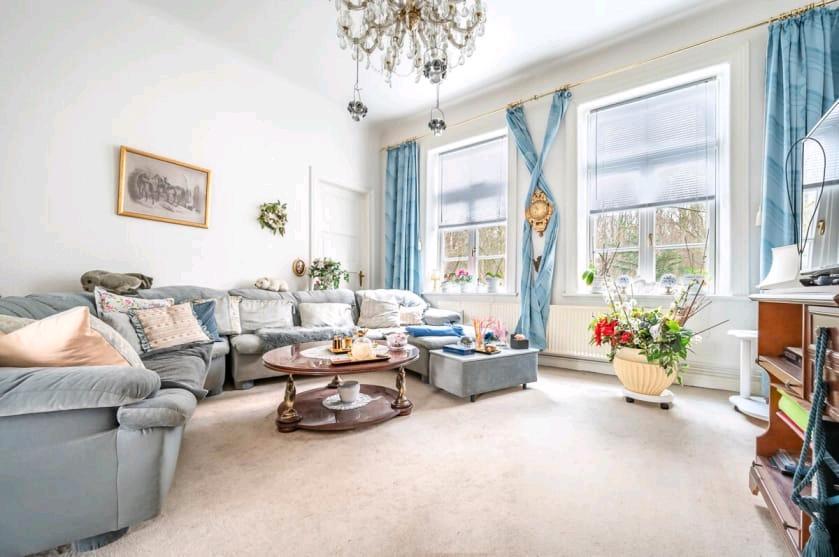 Etagenwohnung Pinneberg - 5 Zimmer, 115 m&sup2;, 1.600&euro; | Angebot:25559105