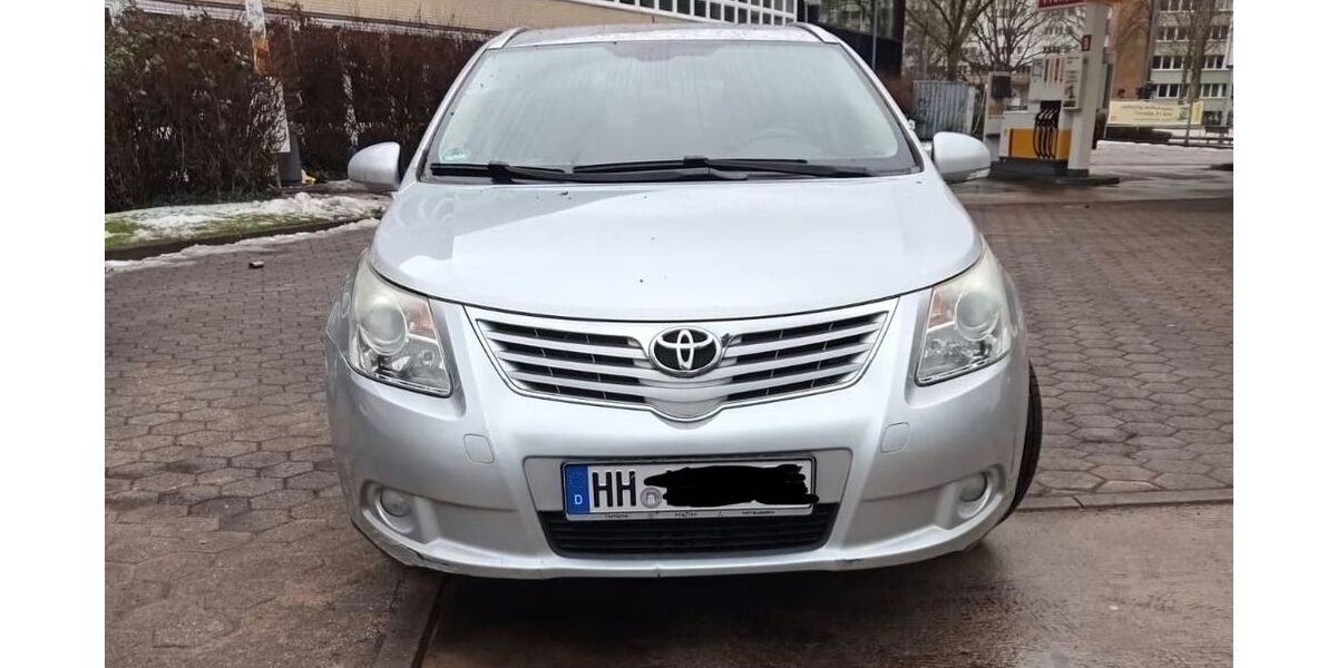 Toyota Avensis 98.040 km 5.900 &euro; Hamburg 20257