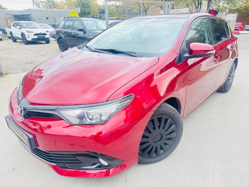 Toyota Auris 28.000 km 13.900 € Hamburg 20537