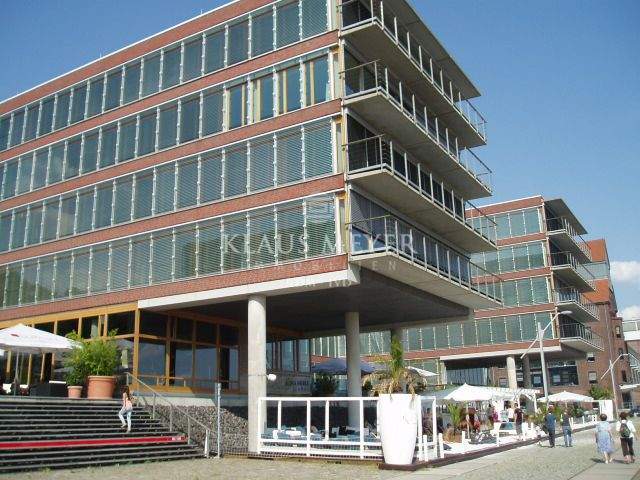 weiter Blick vom Balkon Hafen Elbe, repr. Büros provisionsfrei zimmer