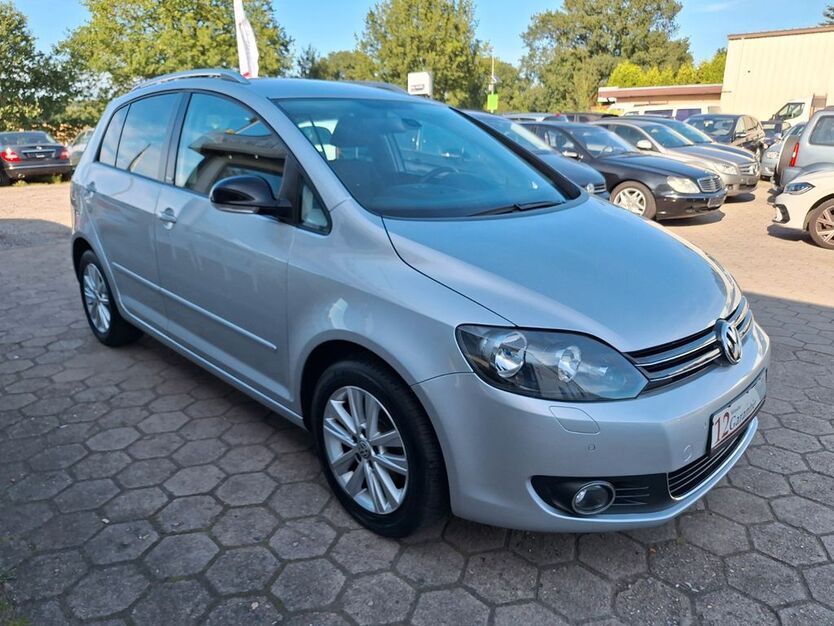 VW Golf 54.195 km 8.999 € Stapelfeld 22145