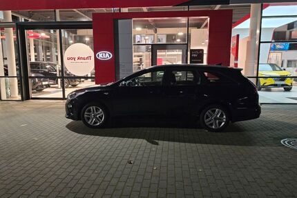 Kia ceed Sportswagon 30.000 km 16.300 &euro; Hamburg 22767