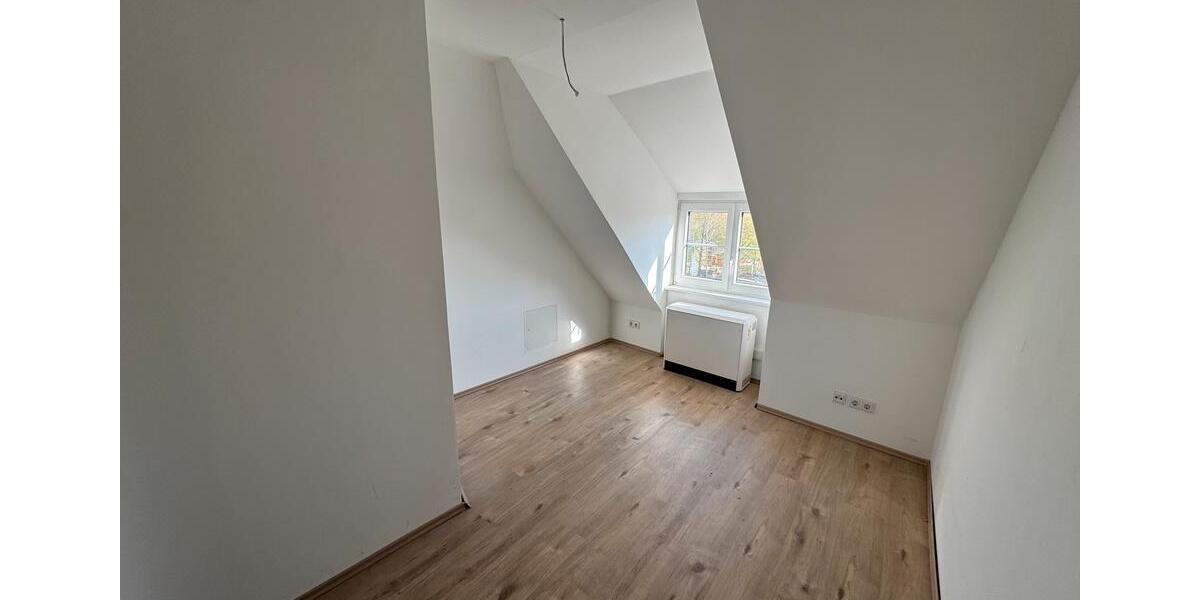 Dachgeschoßwohnung Hamburg Stellingen - 2 Zimmer, 40 m&sup2;, 410&euro; | Angebot:26131807