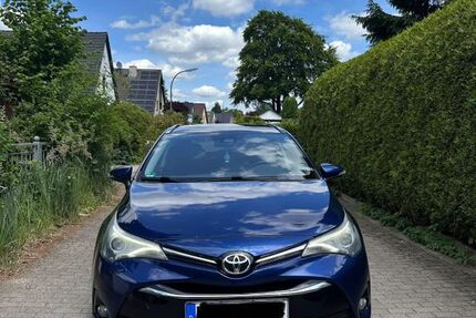 Toyota Avensis 257.343 km 7.799 &euro; Hamburg 22115
