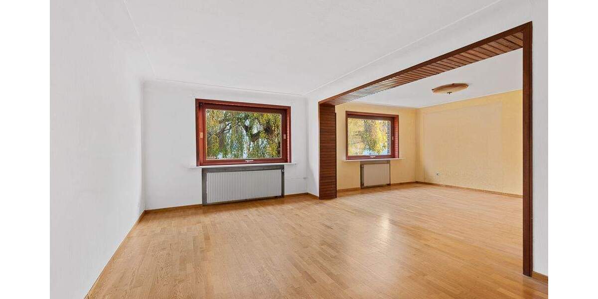 !NUR NOCH WARTELISTE! Freistehendes Ein- bis Zweifamilienhaus mit großem Garten & separierbaren Wohneinheiten 6 zimmer