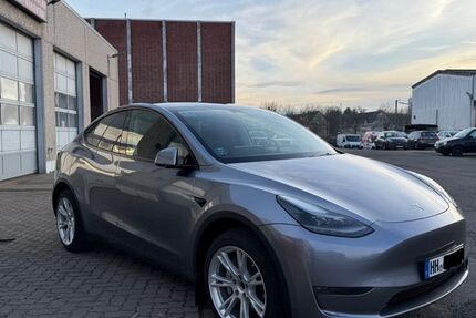 Tesla Model Y 72.000 km 36.900 &euro; Hamburg 22047