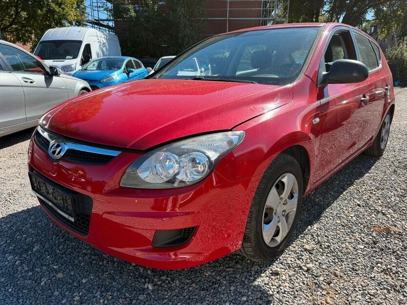 i30