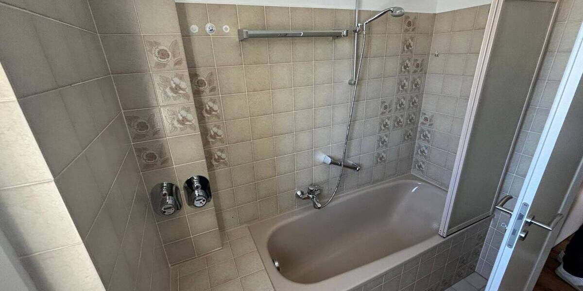 Etagenwohnung Hamburg Sasel - 2 Zimmer, 76 m&sup2;, 1.000&euro; | Angebot:26377927