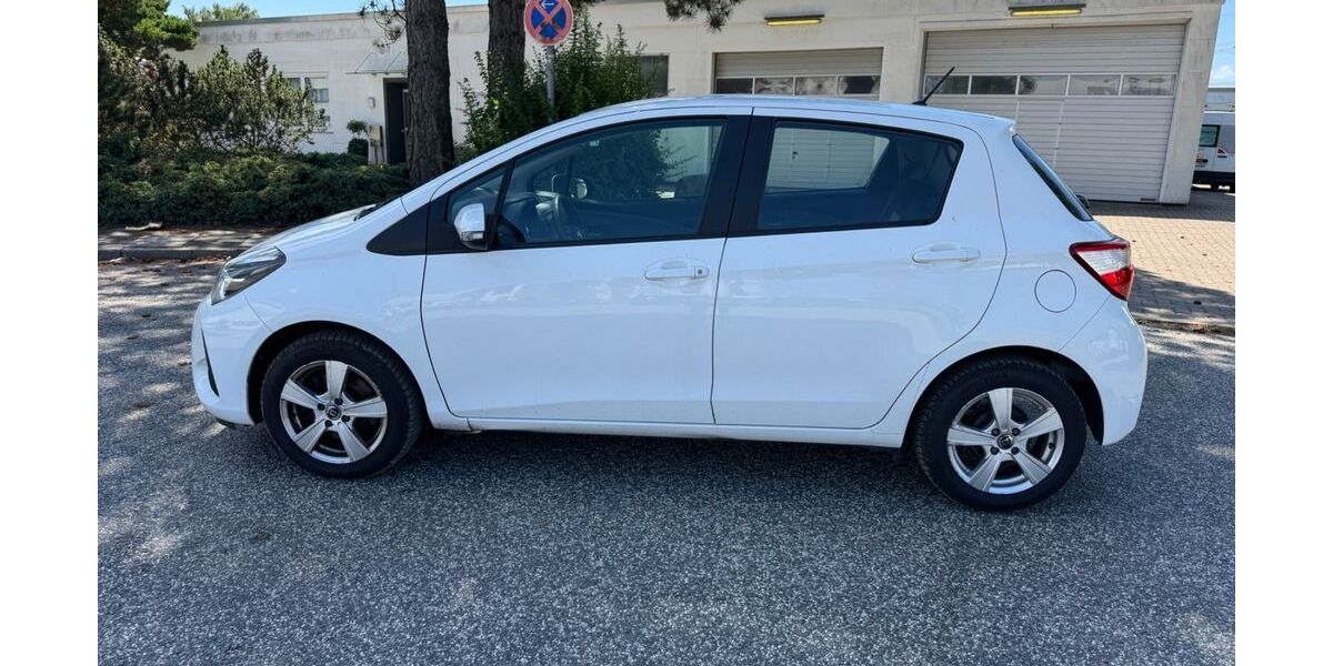 Toyota Yaris 181.493 km 6.590 &euro; Barsbüttel 22885