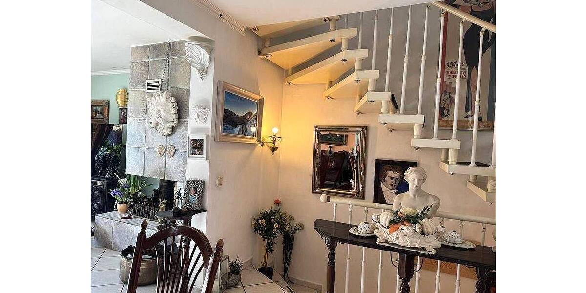 Reihenmittelhaus Hamburg Schnelsen - 6 Zimmer, 150 m&sup2;, 3.500&euro; | Angebot:25985928
