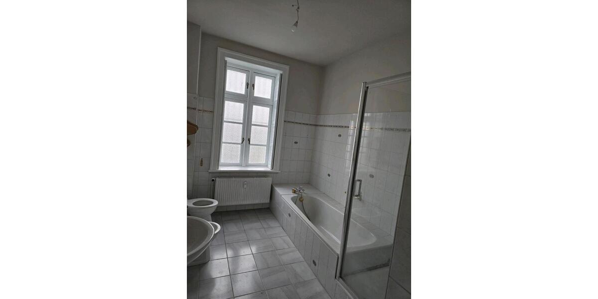 Erdgeschoßwohnung Pinneberg - 5 Zimmer, 150 m&sup2;, 2.300&euro; | Angebot:26381904