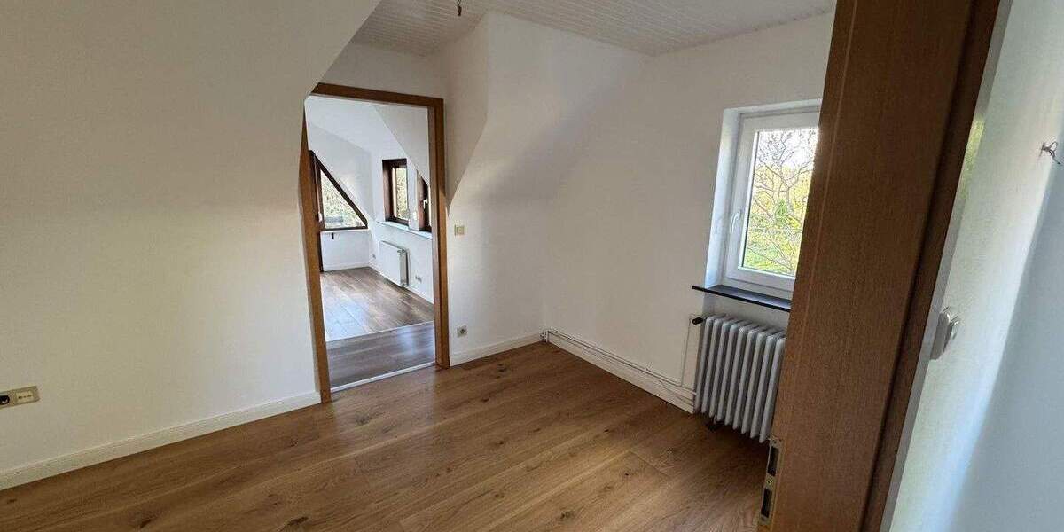 Doppelhaushälfte Glinde - 6 Zimmer, 127 m&sup2;, 1.620&euro; | Angebot:25041220