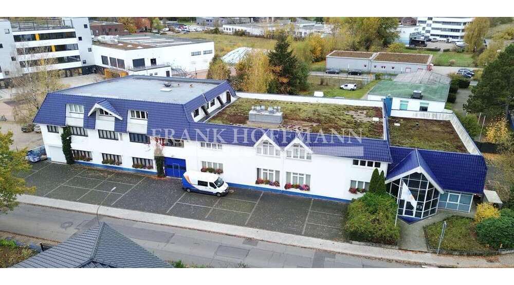 Halle in Quickborn 1.680.000 € 1602 m²