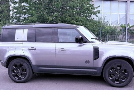 Land Rover Defender D250 SE 1. HAND 53.000 KM LUFTFEDERUNG ST 53.000 km 49.999 &euro; Hamburg 22339