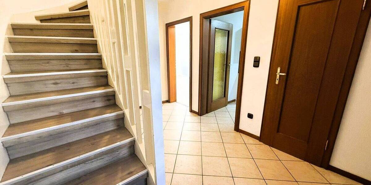 Mehrfamilienhaus, Wohnhaus Stelle - 4 Zimmer, 98 m&sup2;, 299.000&euro; | Angebot:26499913