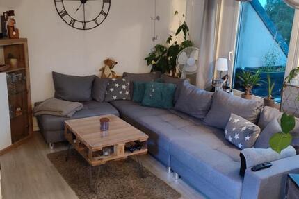Dachgeschosswohnung Zwischenmiete mit großem Balkon Dehnhaide U3 2 zimmer