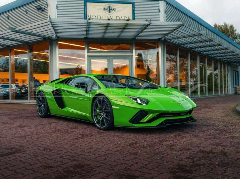 Lamborghini Aventador 46.810 km 337.740 € Barsbüttel 22885