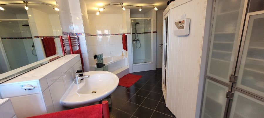 Provisionsfrei* Penthouse-Whg mit Sauna & Kamin in gute Hände abzugeben - Einfamilienhaus Barsbüttel | Angebot:26272714