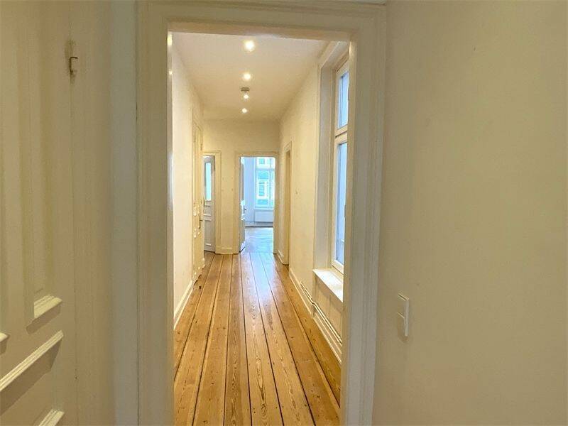 Mittendrin und ruhig - 5 Zimmer WHG, ca. 134 m², WG geeignet, im 3. OG am Steindamm, St. Georg