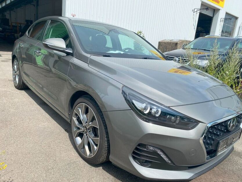 i30