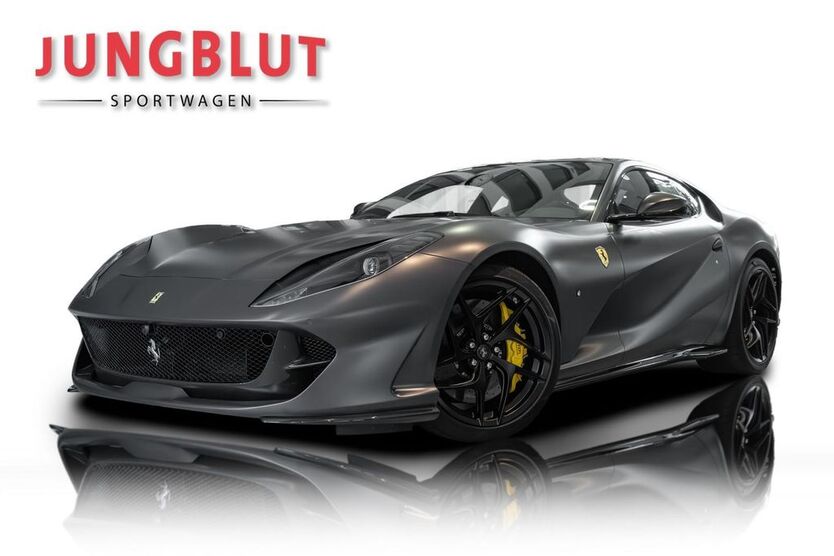 Ferrari 812 10.083 km 319.900 € Hamburg 22143