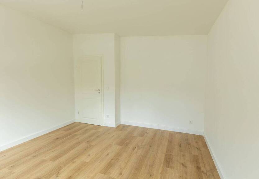Helle Doppelhaushälfte in Hamburg-Rissen – Erstbezug nach Sanierung mit Garten & Terrasse