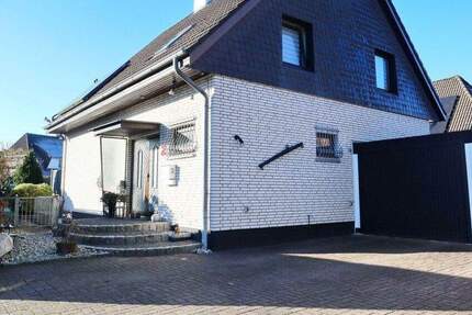 Großräumige 2,5-Zimmer Wohnung auf zwei Ebenen in Henstedt-Ulzburg 2 zimmer