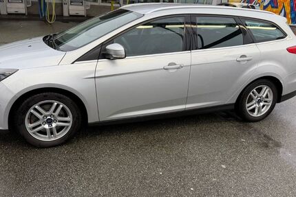 Ford Focus 231.800 km 3.300 &euro; Hamburg 22177
