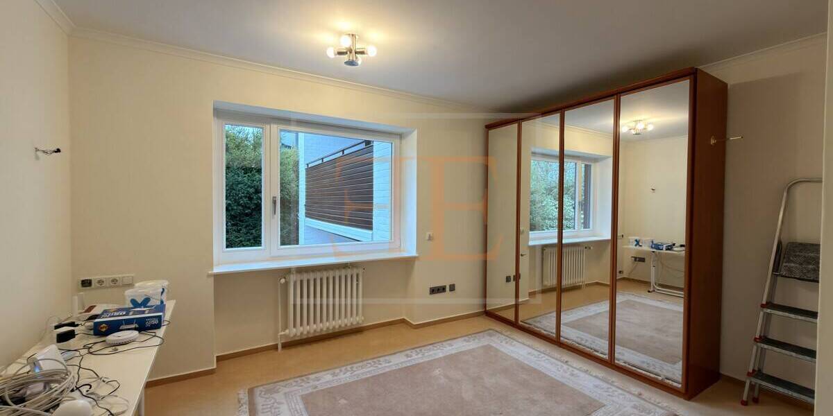 Charakterstarkes Architektenhaus mit Wellnessbereich und Indoor-Pool in Hamburg-Volksdorf - Einfamilienhaus Hamburg / Volksdorf Volksdorf | Angebot:26230730