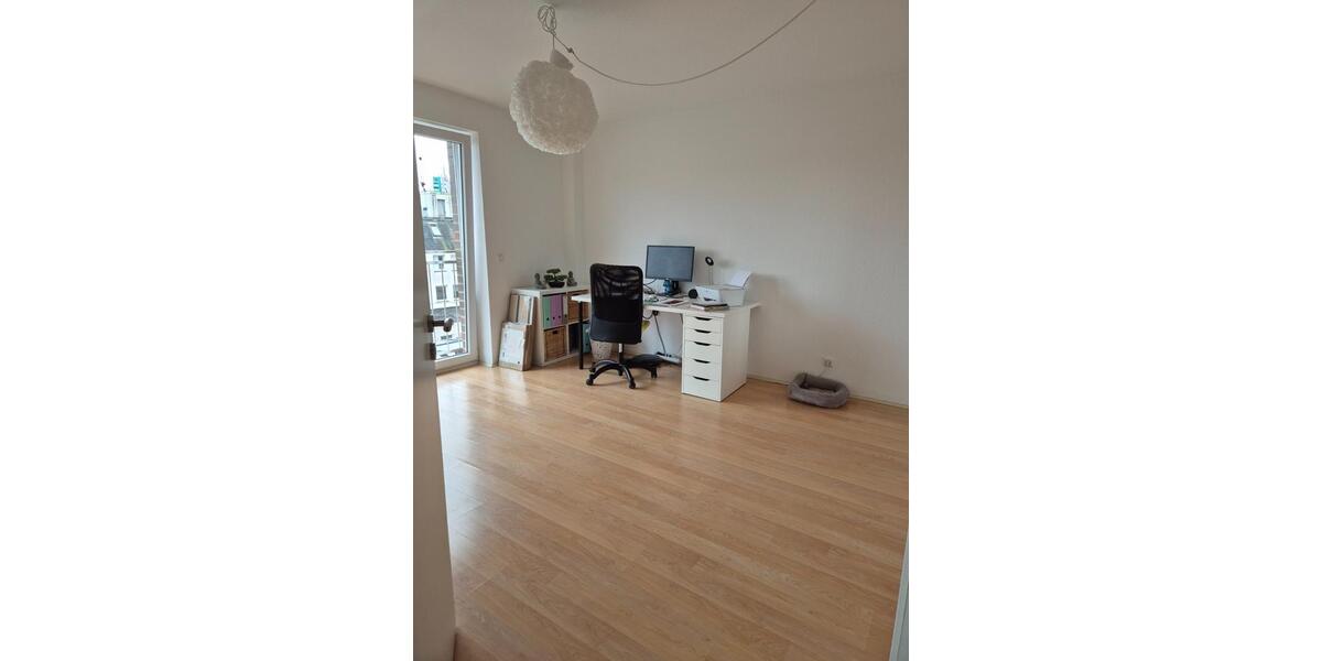 Anfragen-Stopp:Zentrale und helle 4,5 Zimmer-Wohnung zu vermieten 4.5 zimmer