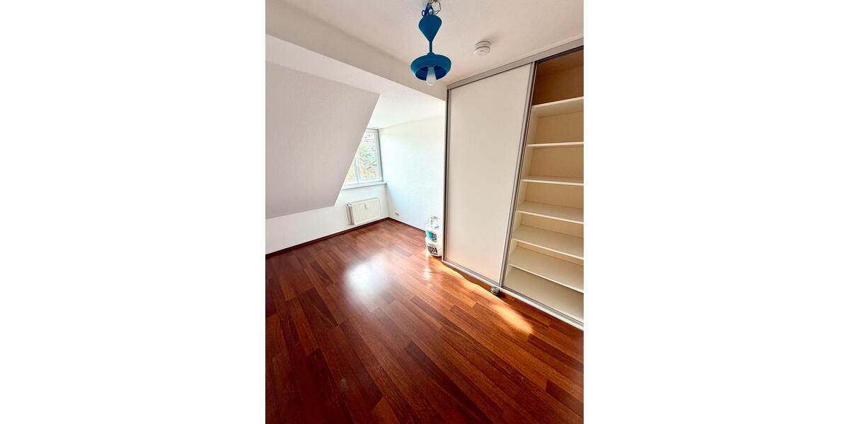 Dachgeschoßwohnung Hamburg Altona - 3 Zimmer, 70 m&sup2;, 1.246&euro; | Angebot:25406483