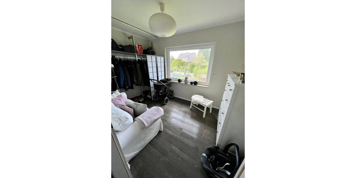 Einfamilienhaus Hamburg Rahlstedt - 8 Zimmer, 180 m&sup2;, 2.800&euro; | Angebot:26306502