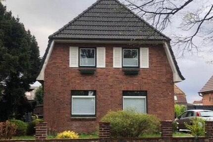 Freistehendes Einfamilienhaus mit großen Garten 7 zimmer