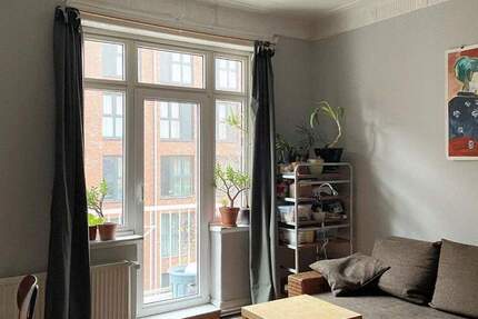 freie Altbauwohnung mit Parkplatz 2 zimmer