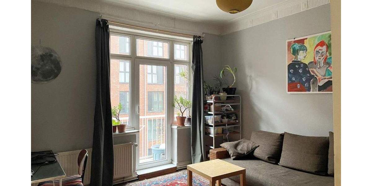 freie Altbauwohnung mit Parkplatz 2 zimmer