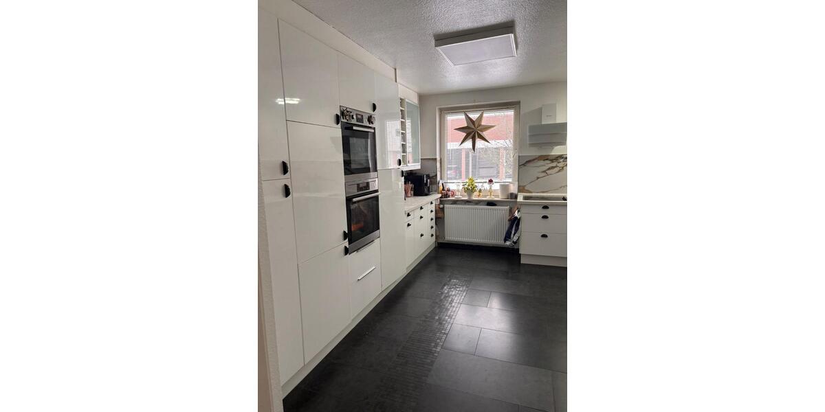 Einfamilienhaus Norderstedt Friedrichsgabe - 8 Zimmer, 300 m&sup2;, 4.000&euro; | Angebot:26563598