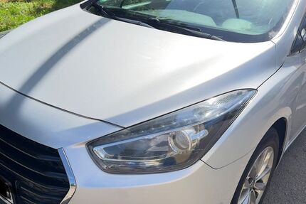 Hyundai i40 110.000 km 10.500 € Hamburg 22145