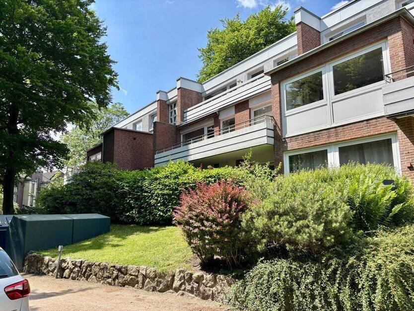 Groß Flottbek - Vermietete 2 Zimmer ETW mit großzügigem Balkon und Tiefgaragen-Stellplatz