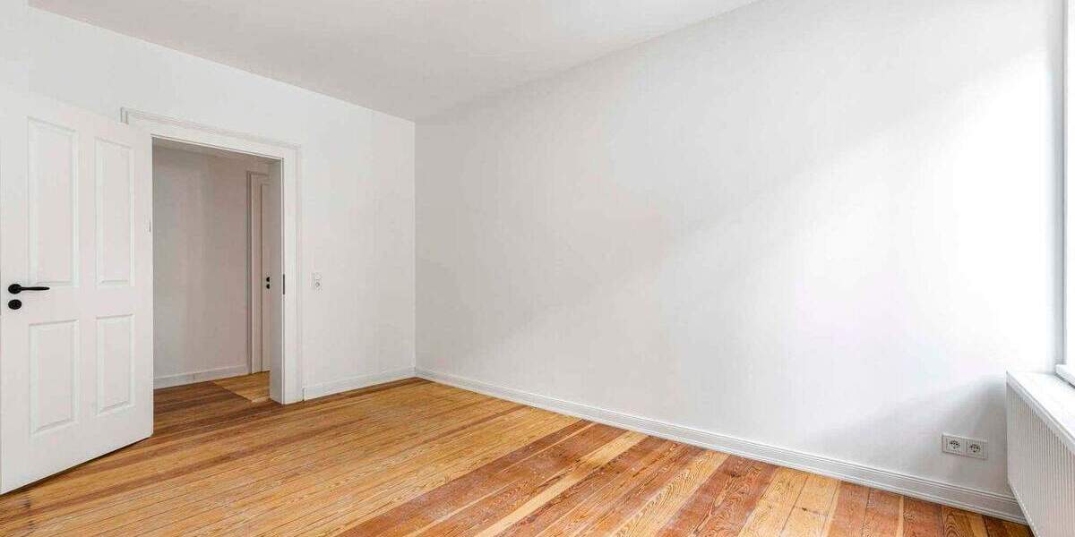 Altbaucharakter trifft Moderne - helle Wohnung mit Aufzug, Balkon und Dielenboden in grüner Lage! 2 zimmer